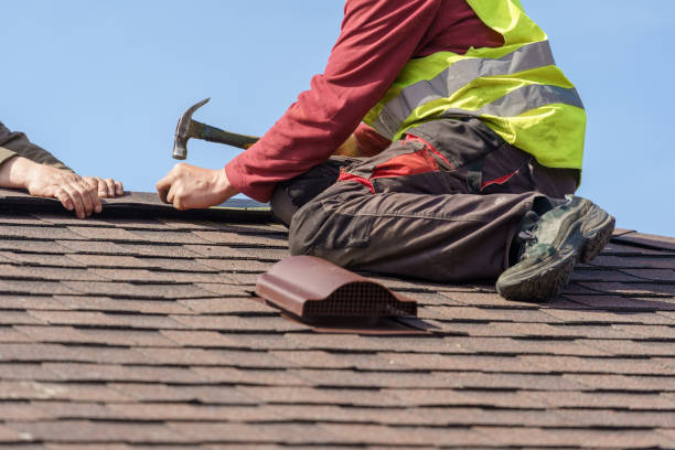 Best Flat Roof Repair Services  in Hortonville, WI